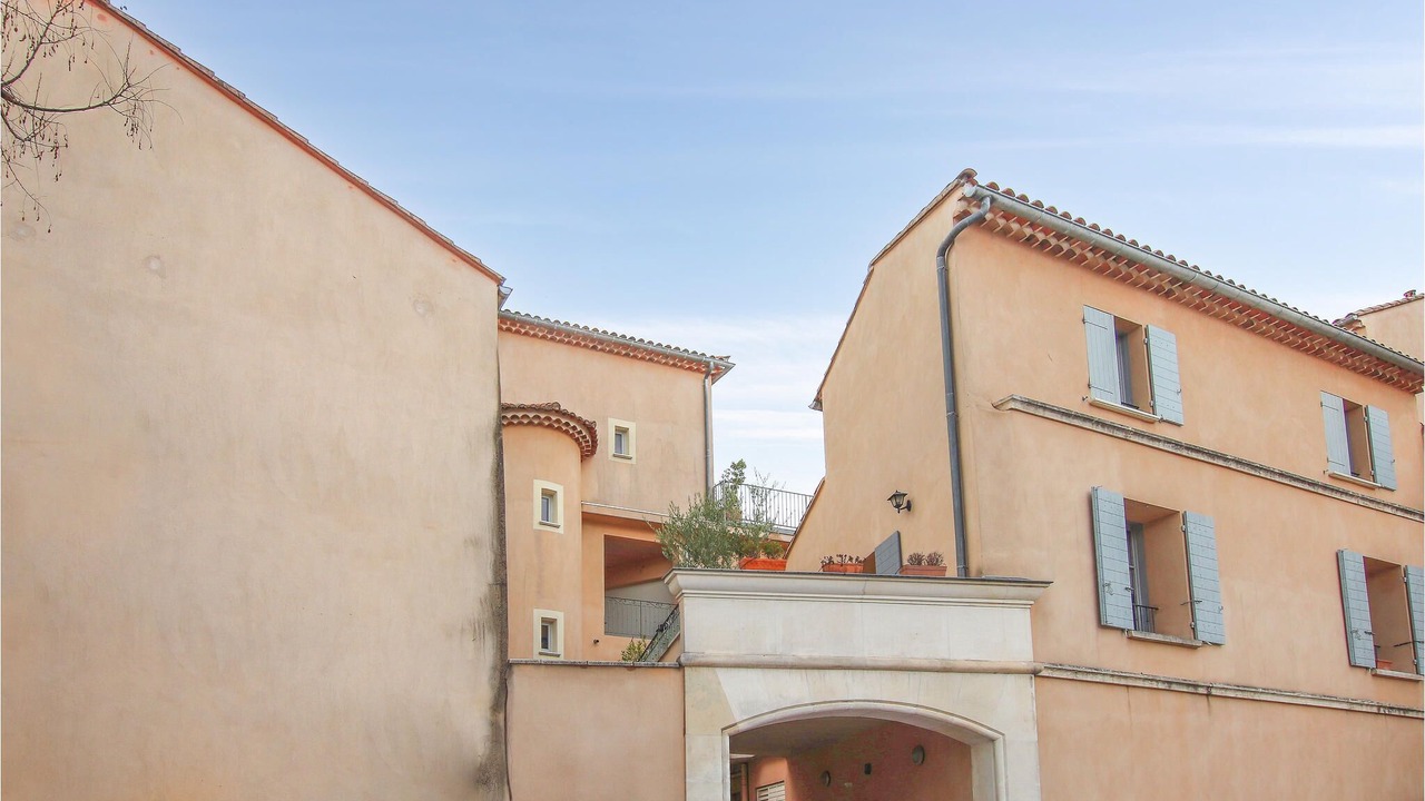 Photo of Outdoor in Orange