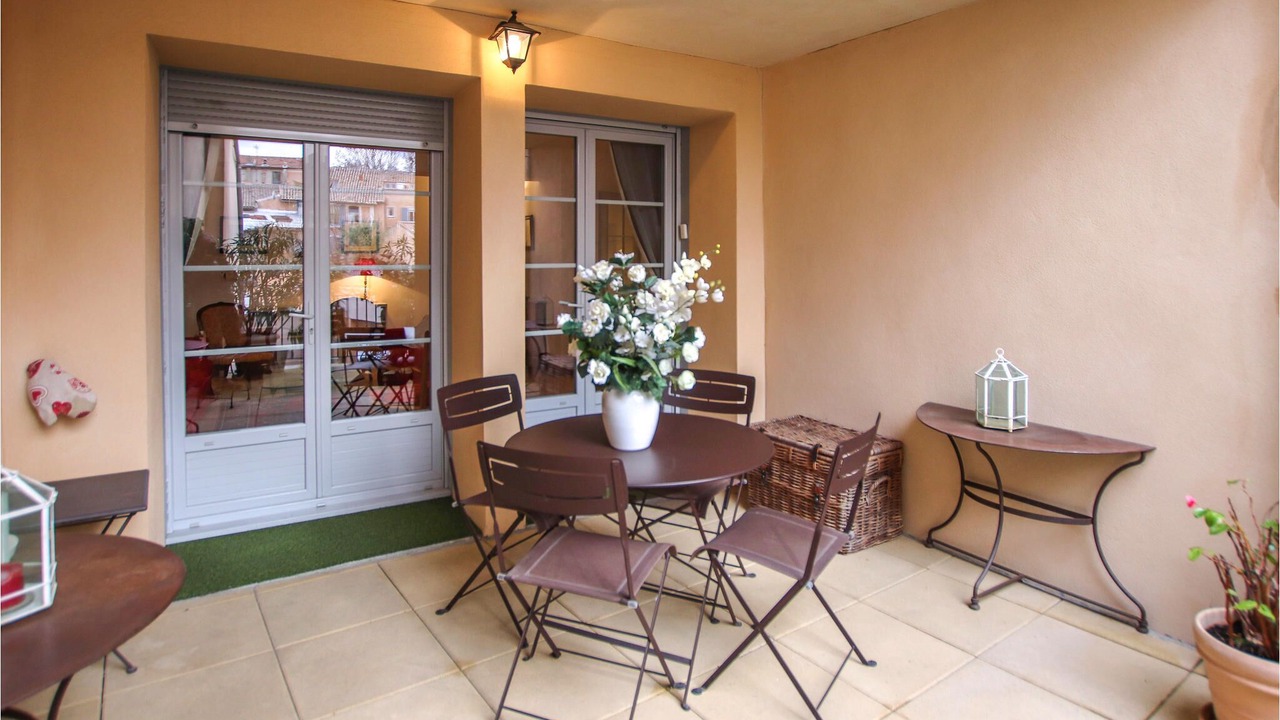 Photo of Outdoor in Orange