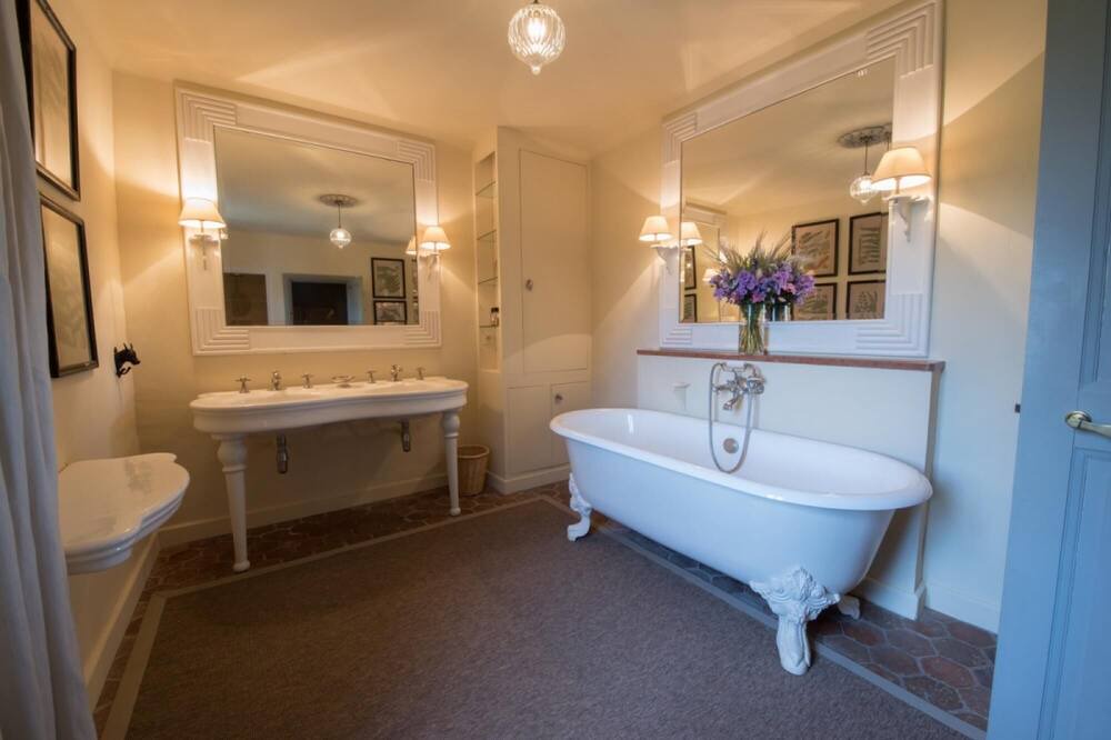 Photo of Bathroom in Noves