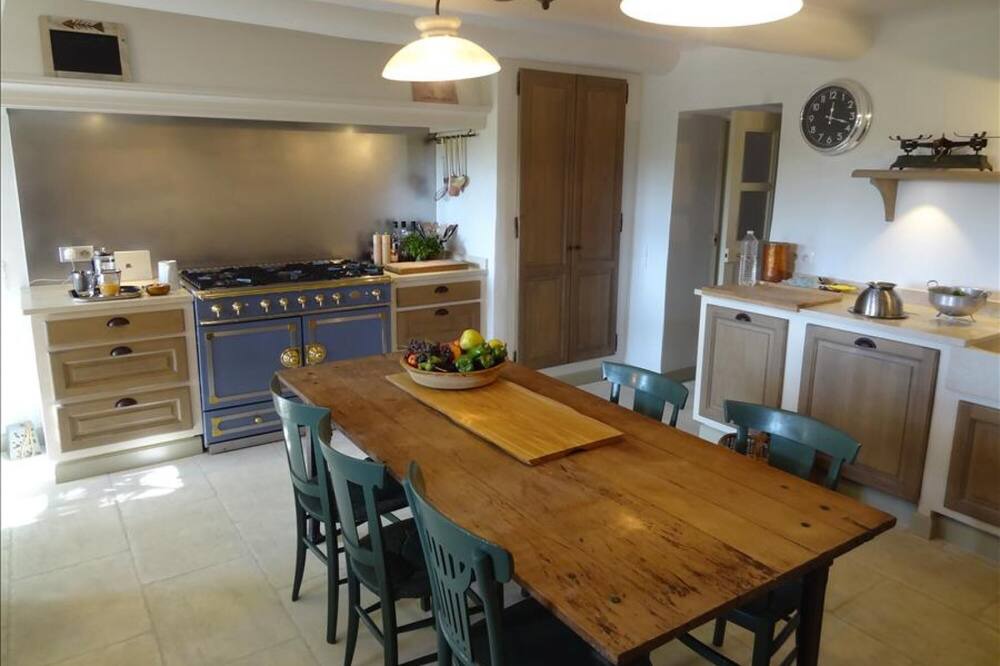 Photo of Kitchen in Noves