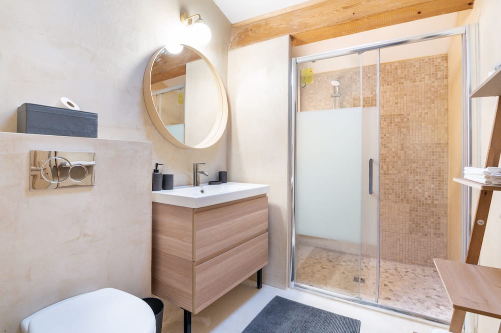 Photo of Bathroom in Montfrin