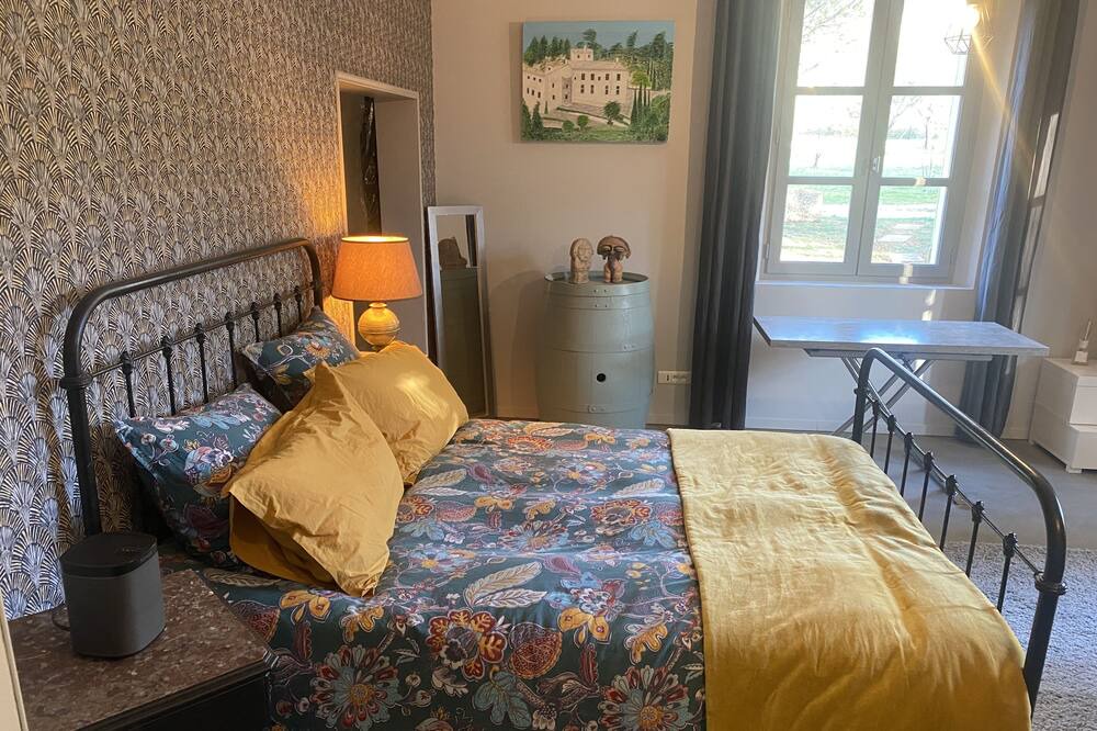 Photo of Bedroom in Menerbes