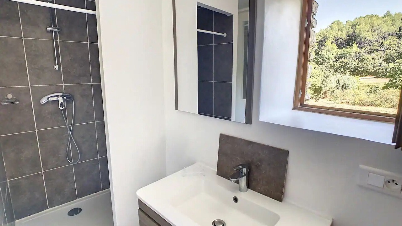 Photo of Bathroom in Menerbes