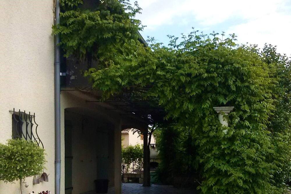 Photo of Outdoor in Redessan