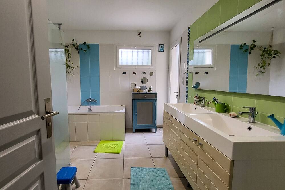 Photo of Bathroom in Mondragon