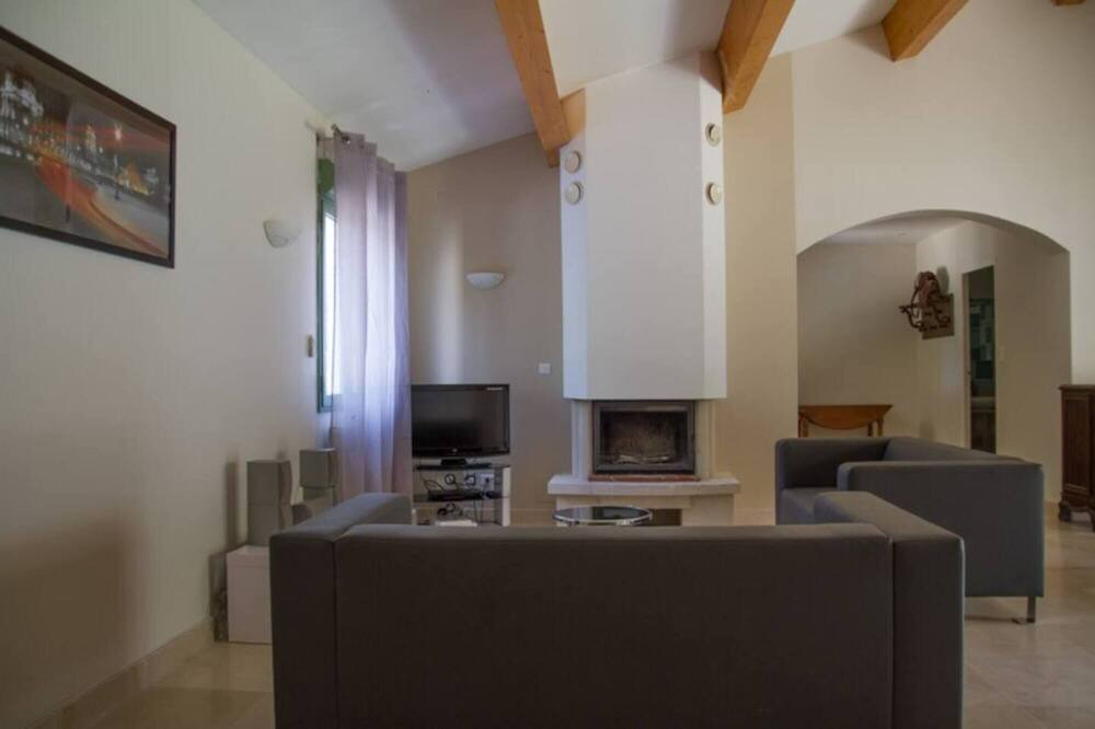 Photo of Livingroom in Plan-d'Aups-Sainte-Baume