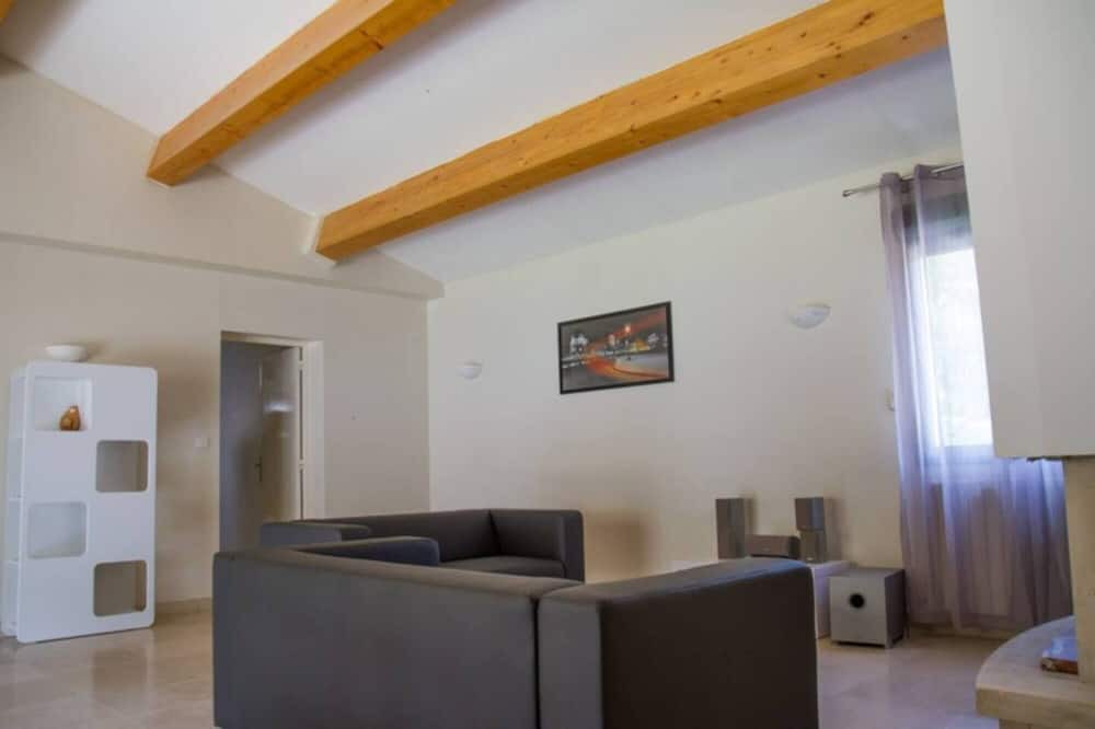 Photo of Livingroom in Plan-d'Aups-Sainte-Baume