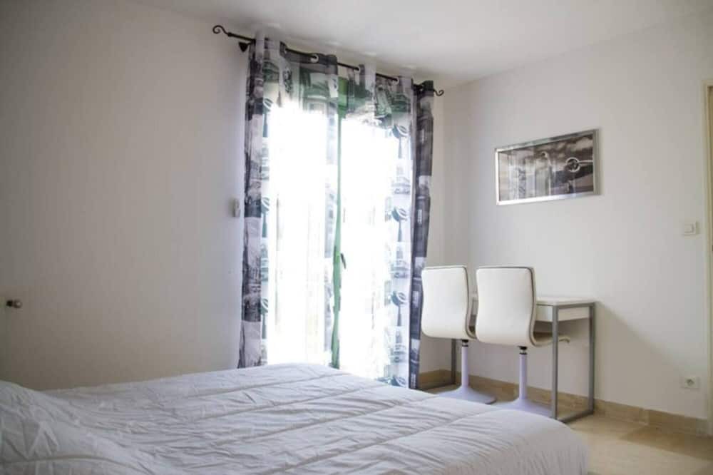 Photo of Bedroom in Plan-d'Aups-Sainte-Baume