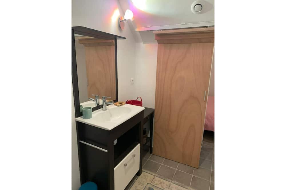 Photo of Bathroom in Perier