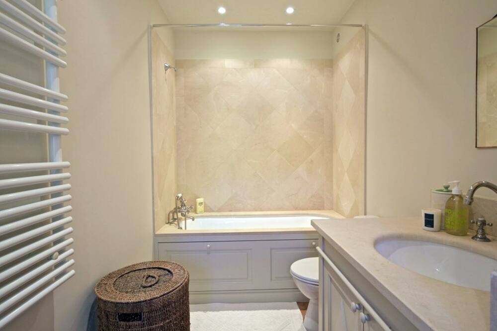 Photo of Bathroom in Molleges