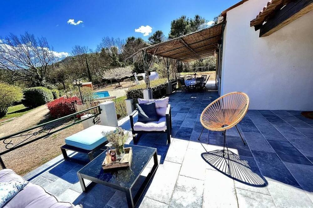 Photo of Patio Balcony in Saint-Maximin-la-Sainte-Baume