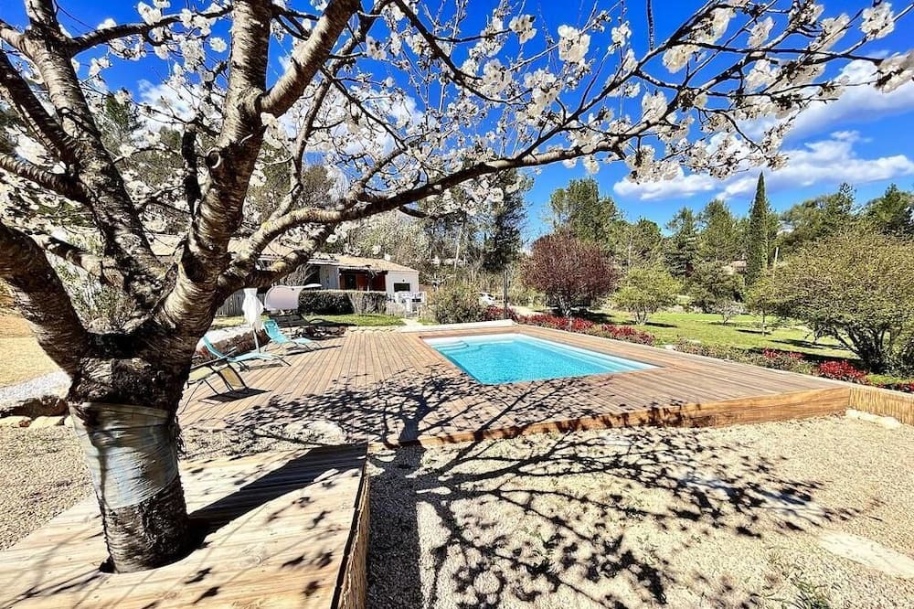 Photo of Outdoor in Saint-Maximin-la-Sainte-Baume