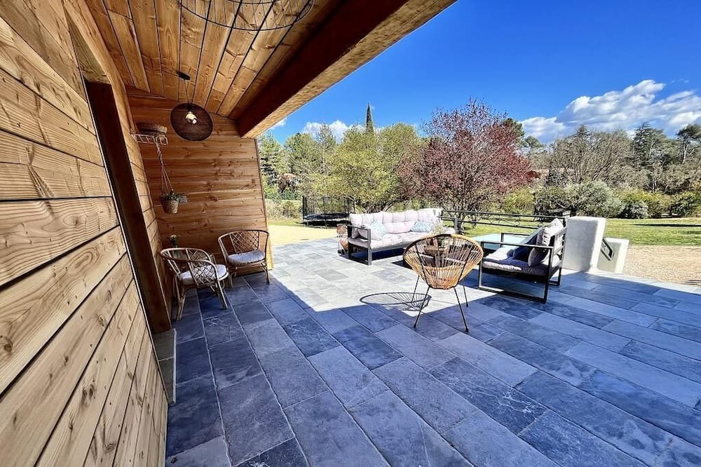 Photo of Patio Balcony in Saint-Maximin-la-Sainte-Baume