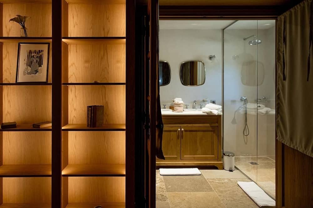 Photo of Bathroom in Menerbes
