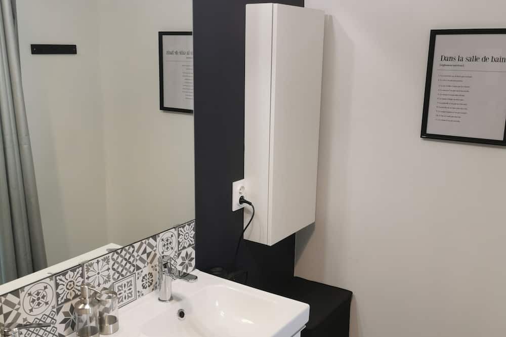 Photo of Bathroom in Morieres-les-Avignon