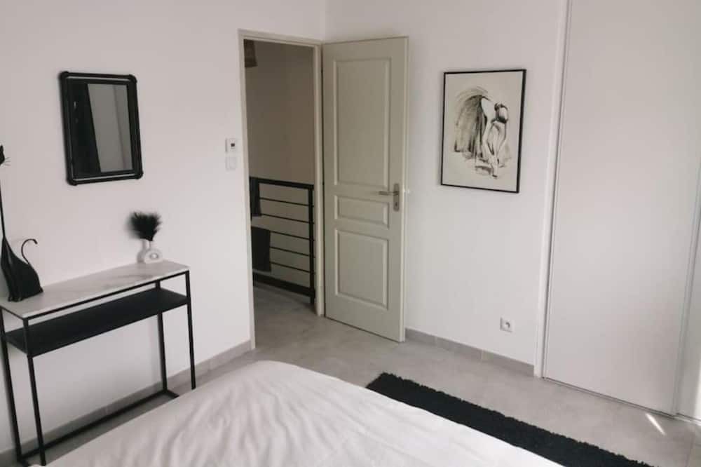 Photo of Bedroom in Morieres-les-Avignon