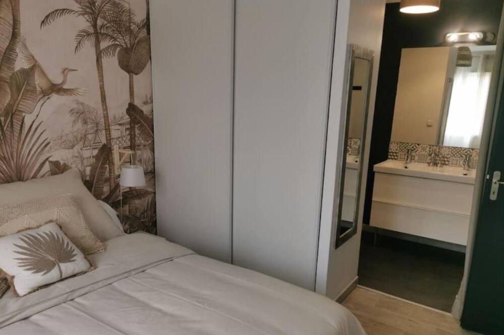 Photo of Bedroom in Morieres-les-Avignon