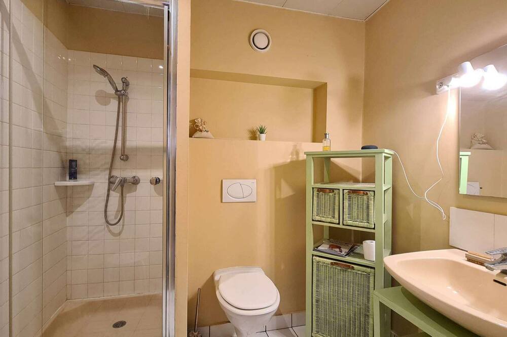 Photo of Bathroom in Bedarrides