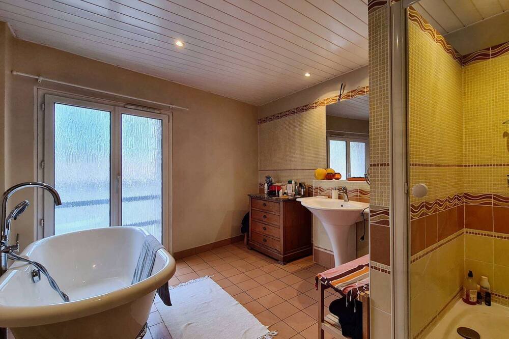 Photo of Bathroom in Bedarrides