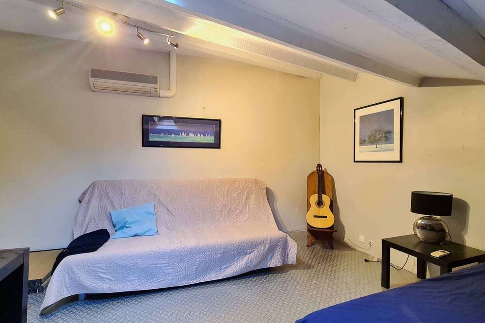 Photo of Bedroom in Bedarrides