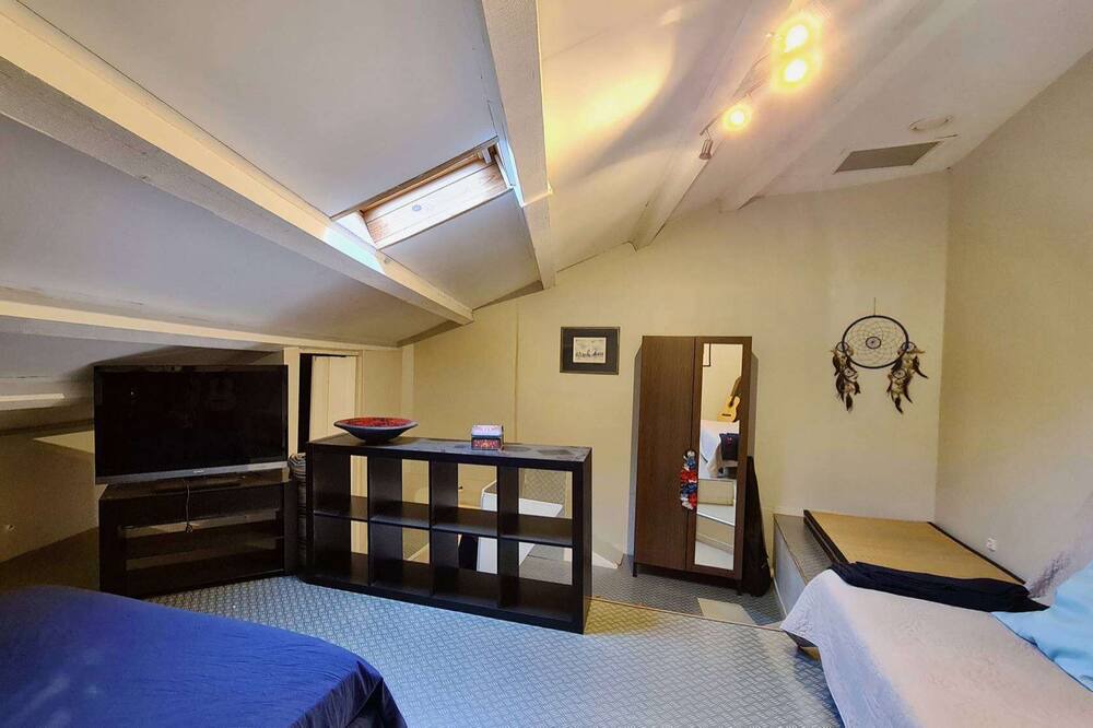 Photo of Bedroom in Bedarrides