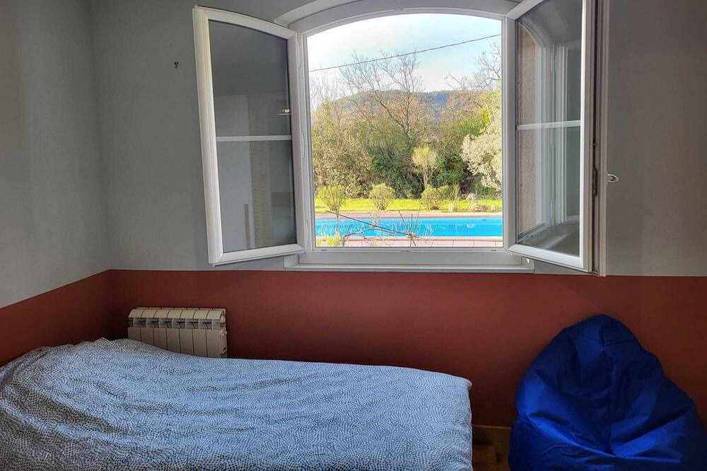 Photo of Bedroom in Figanieres