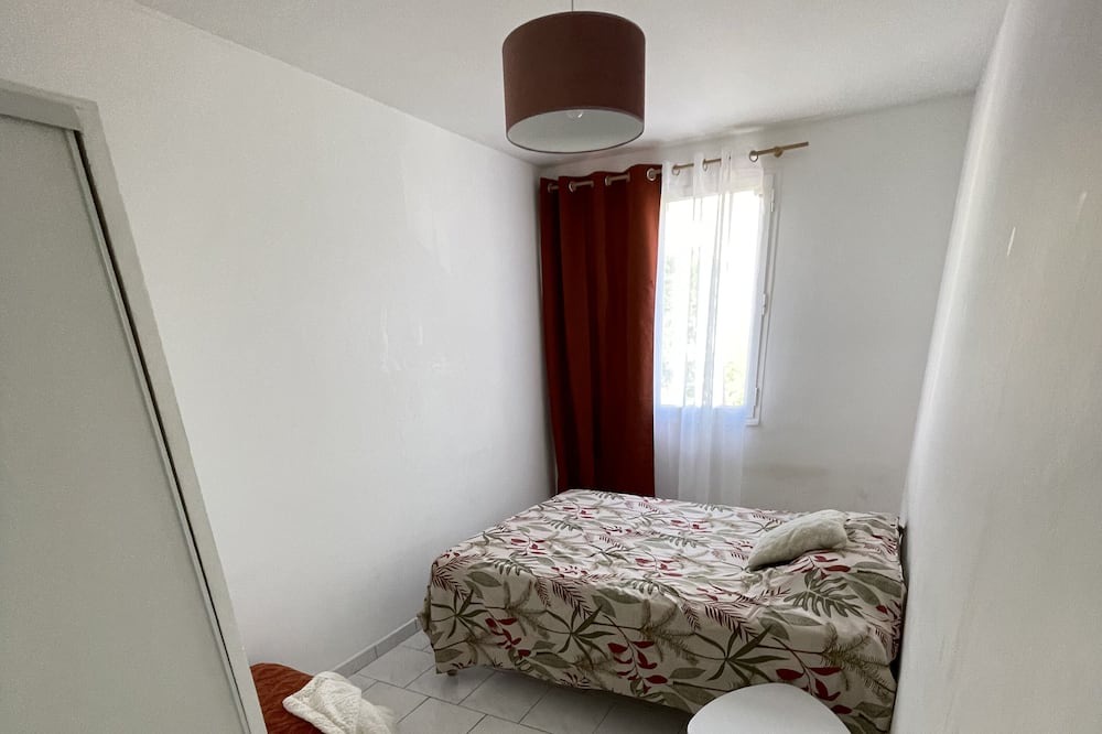 Photo of Bedroom in Montfavet