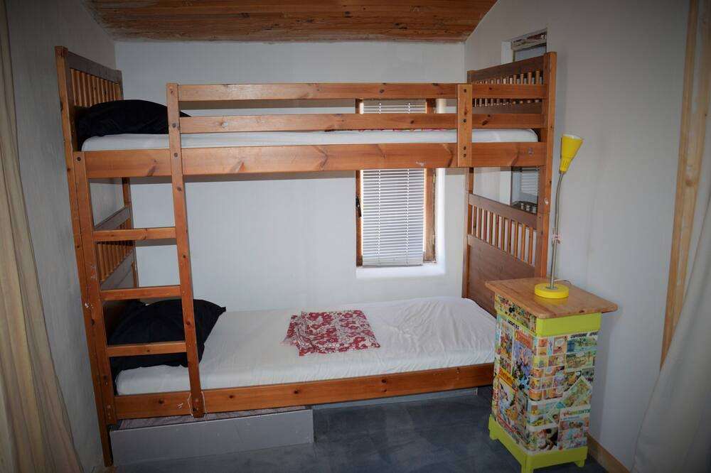 Photo of Bedroom in Malaucene