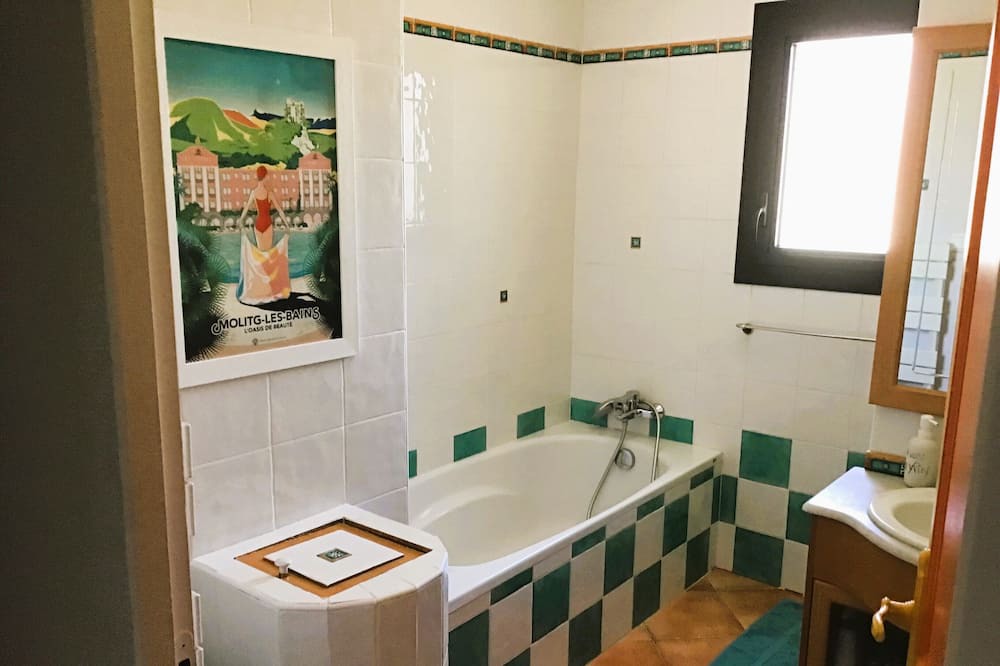 Photo of Bathroom in Peypin
