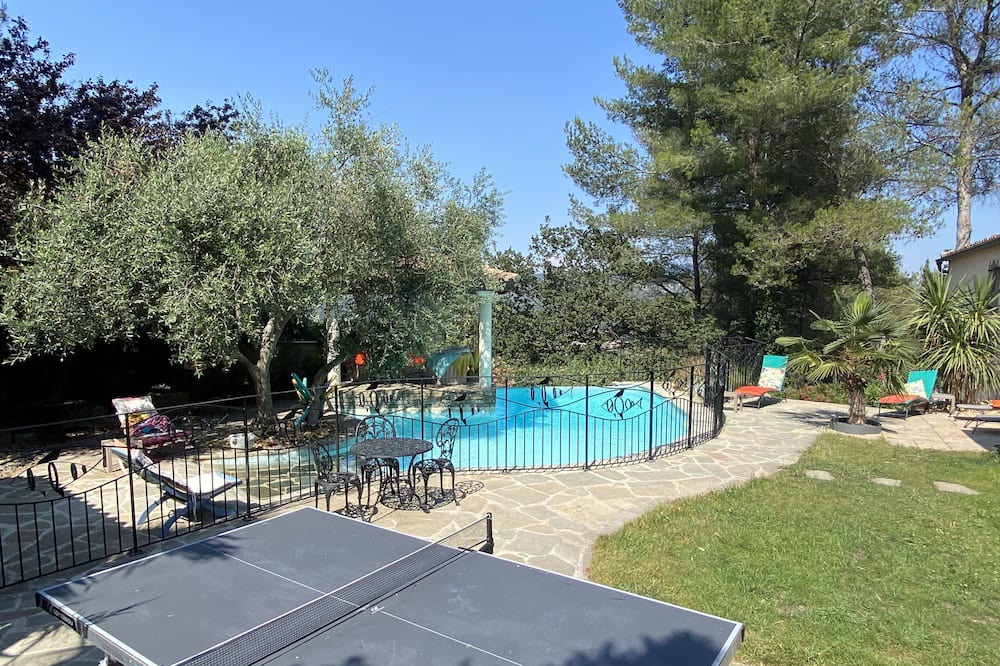 Photo of Outdoor in Peypin