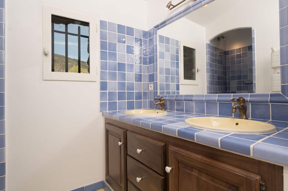 Photo of Bathroom in Saint-Vincent-sur-Jabron