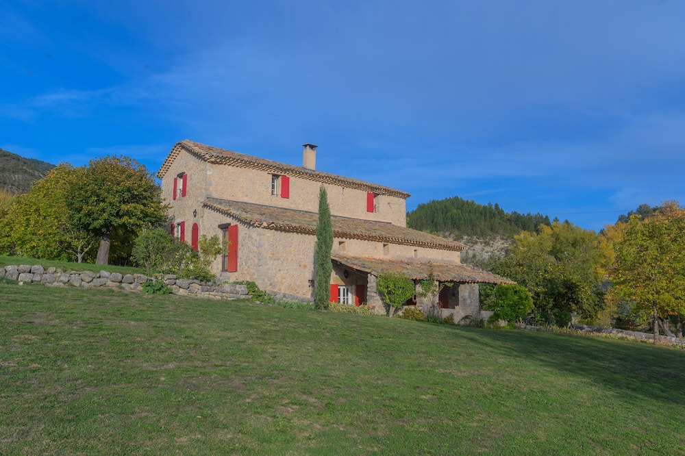 Photo of Outdoor in Saint-Vincent-sur-Jabron