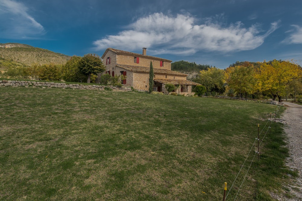 Photo of Outdoor in Saint-Vincent-sur-Jabron