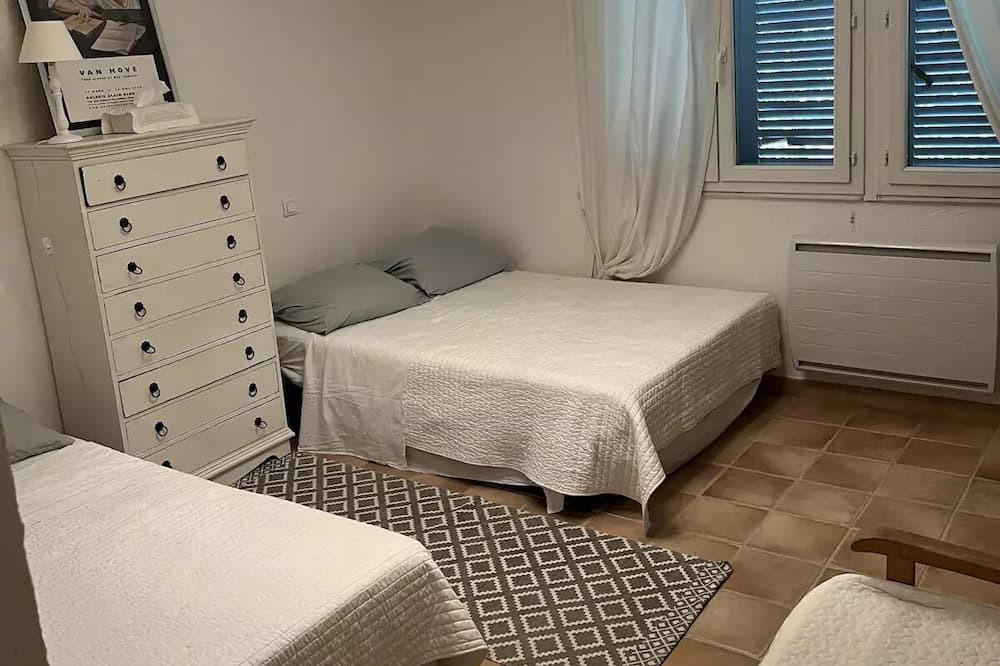 Photo of Bedroom in Saint-Hilaire-d'Ozilhan