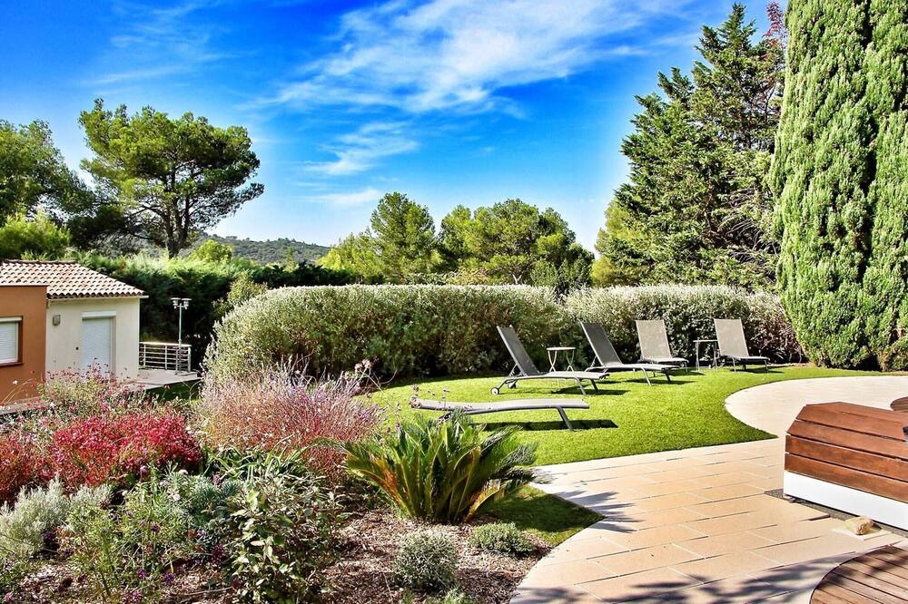 Photo of Outdoor in Orgon