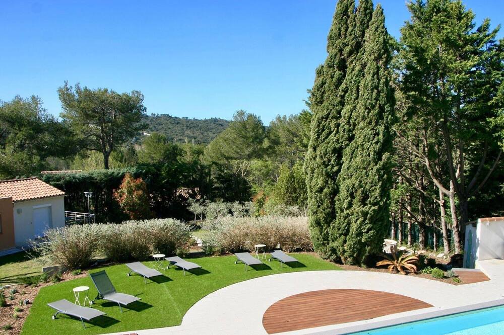 Photo of Outdoor in Orgon