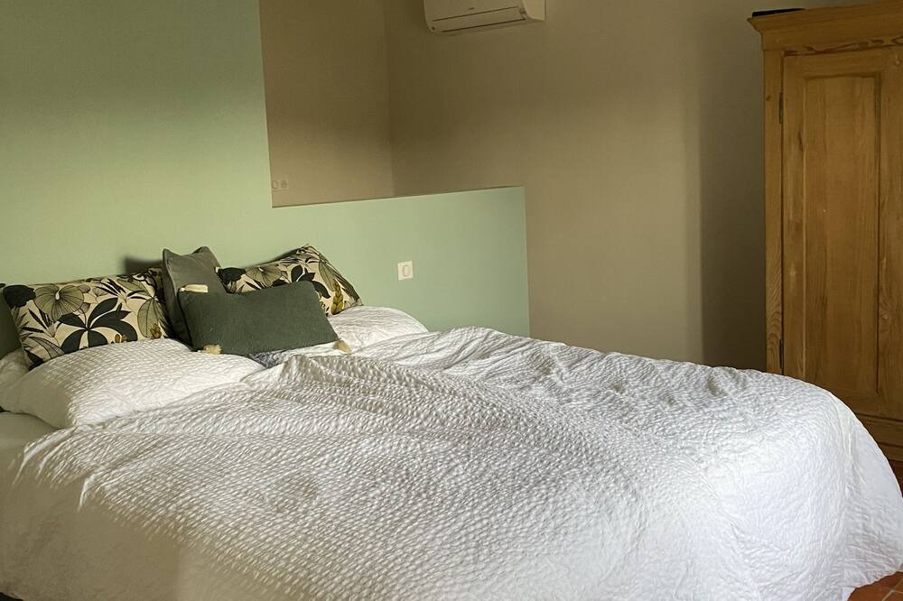 Photo of Bedroom in Villes-sur-Auzon