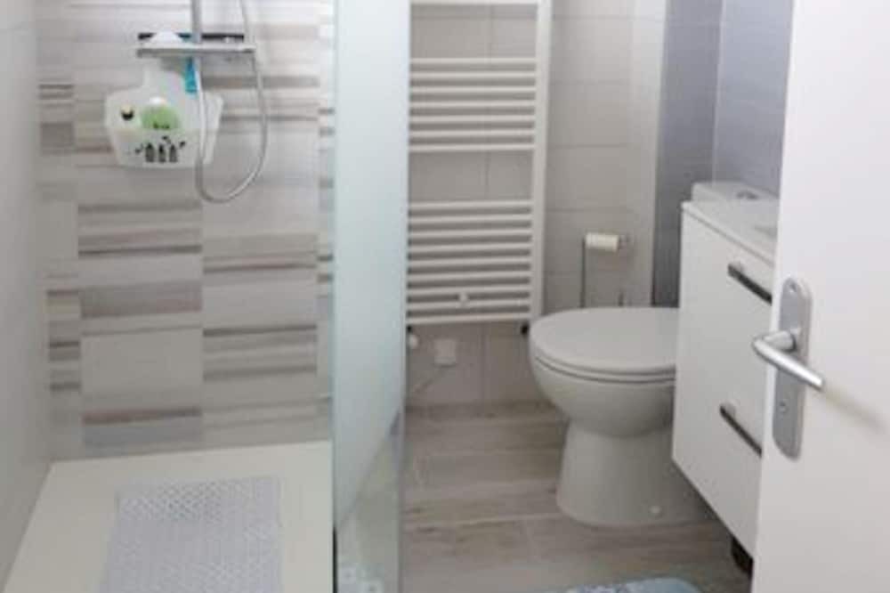 Photo of Bathroom in Tourves