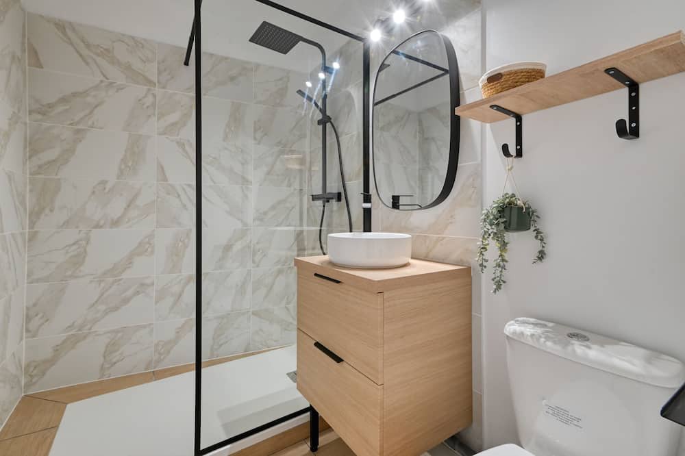 Photo of Bathroom in Baille