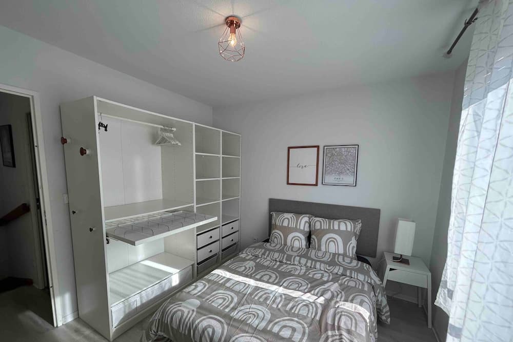 Photo of Bedroom in Miramas