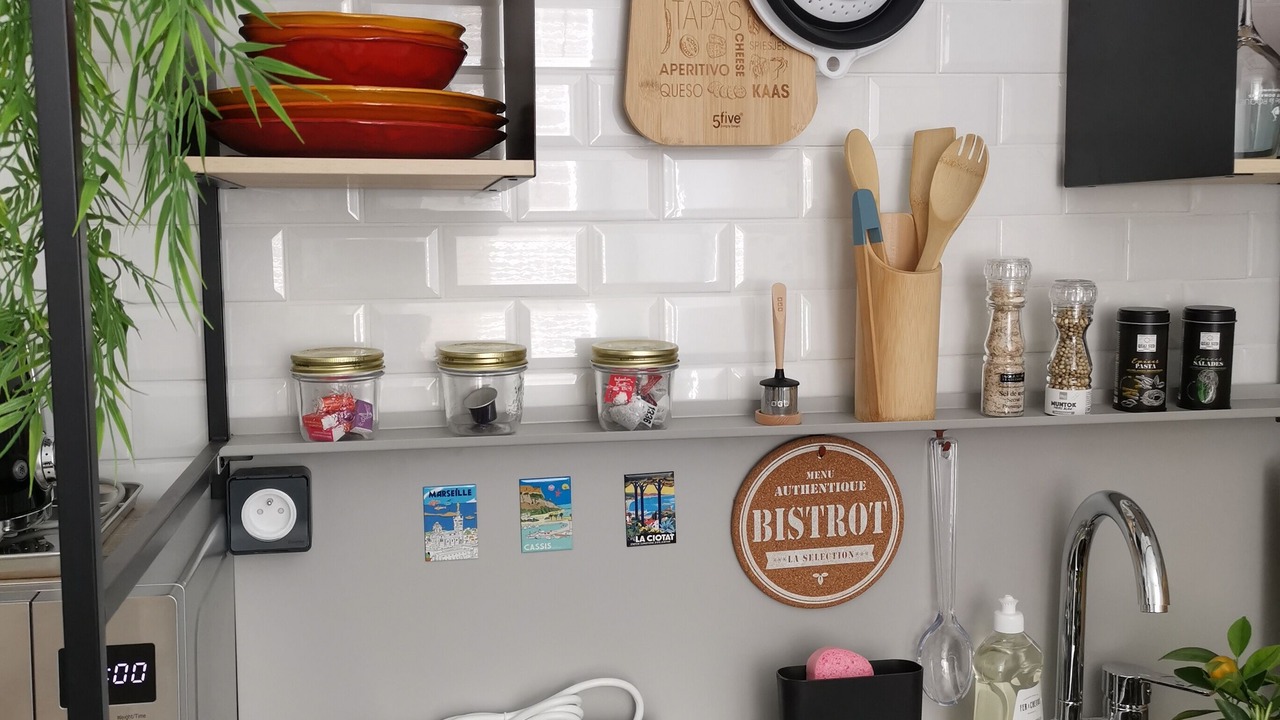 Photo of Kitchen in Village of Castellet