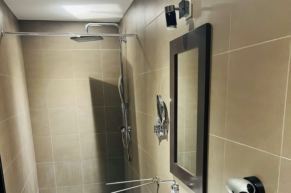 Photo of Bathroom in Bagnols-sur-Ceze