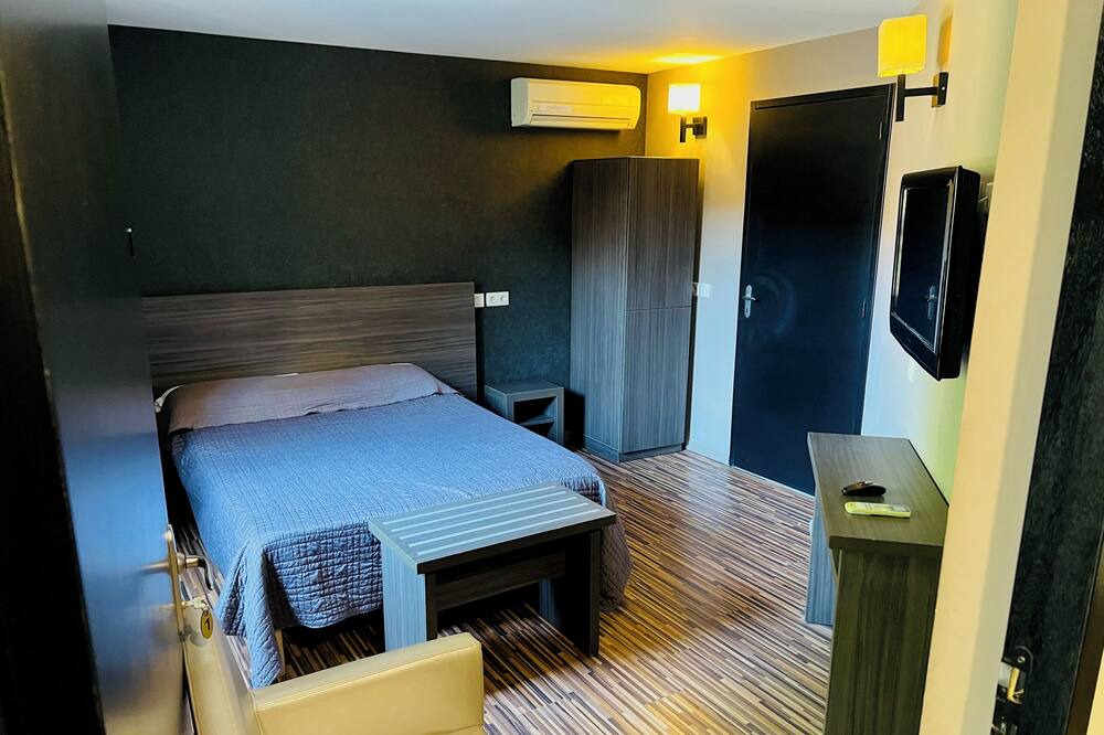 Photo of Bedroom in Bagnols-sur-Ceze