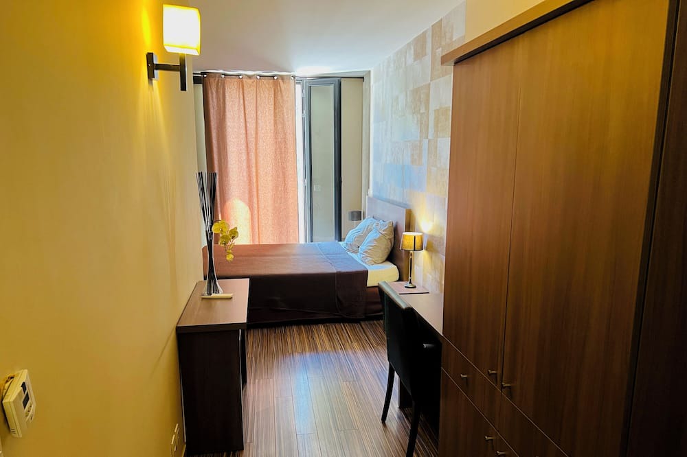 Photo of Bedroom in Bagnols-sur-Ceze