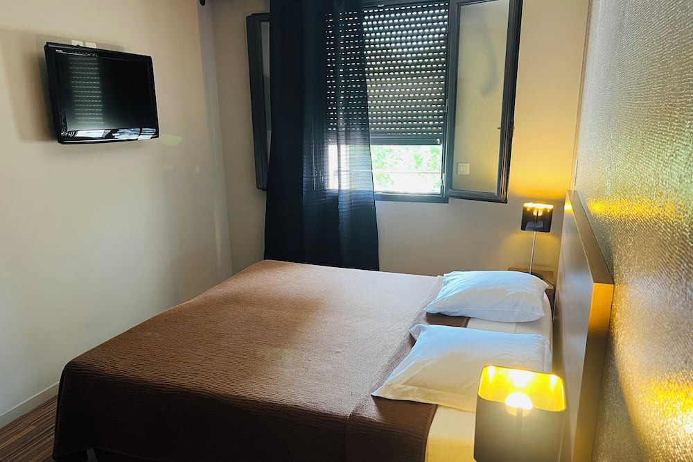 Photo of Bedroom in Bagnols-sur-Ceze