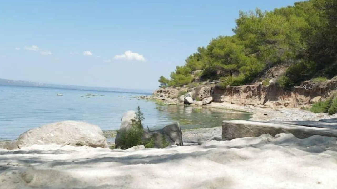 Photo of Outdoor in Saint-Mitre-les-Remparts