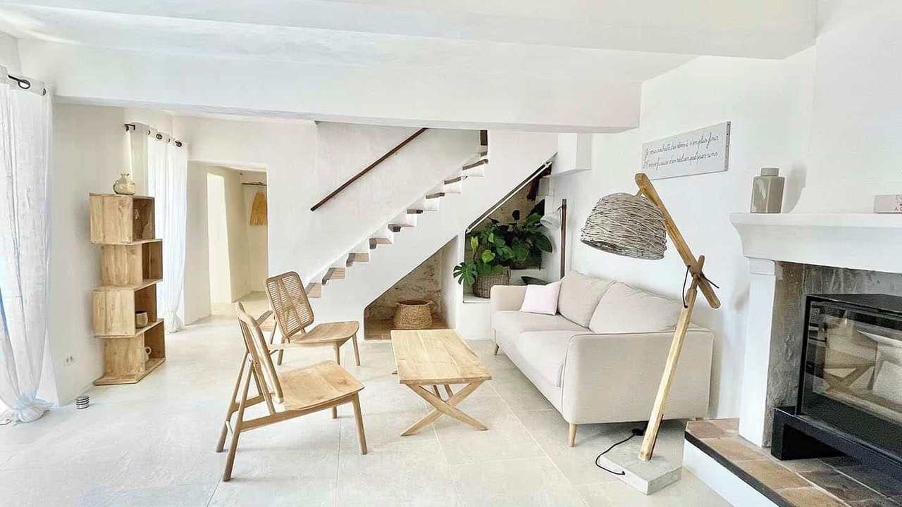 Photo of Livingroom in Lioux