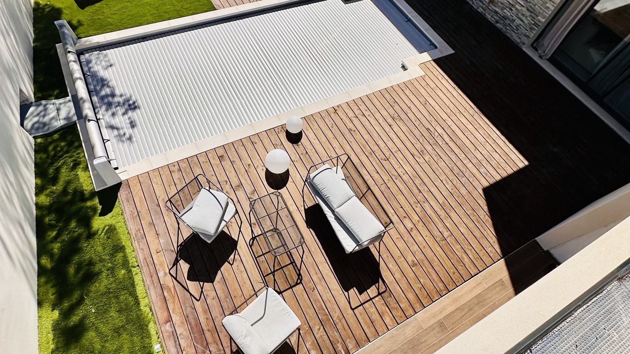 Photo of Outdoor in Comps