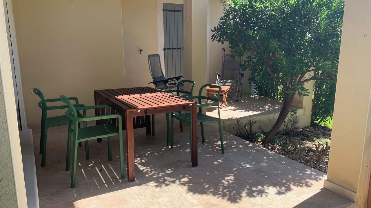 Photo of Outdoor in Comps