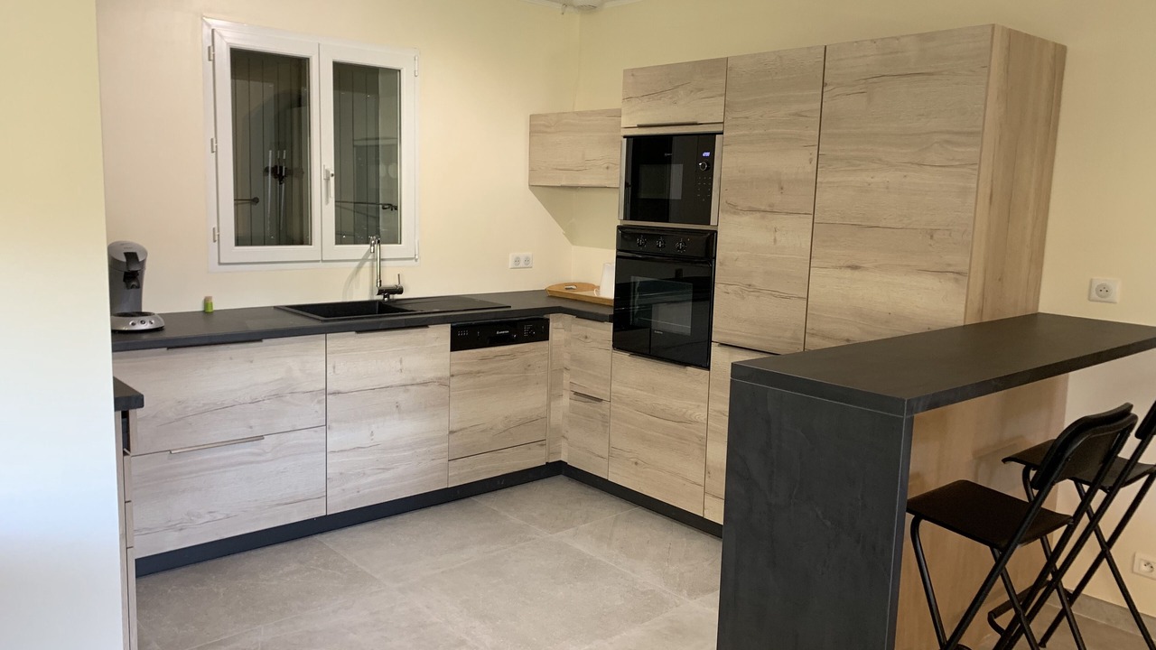 Photo of Kitchen in Comps